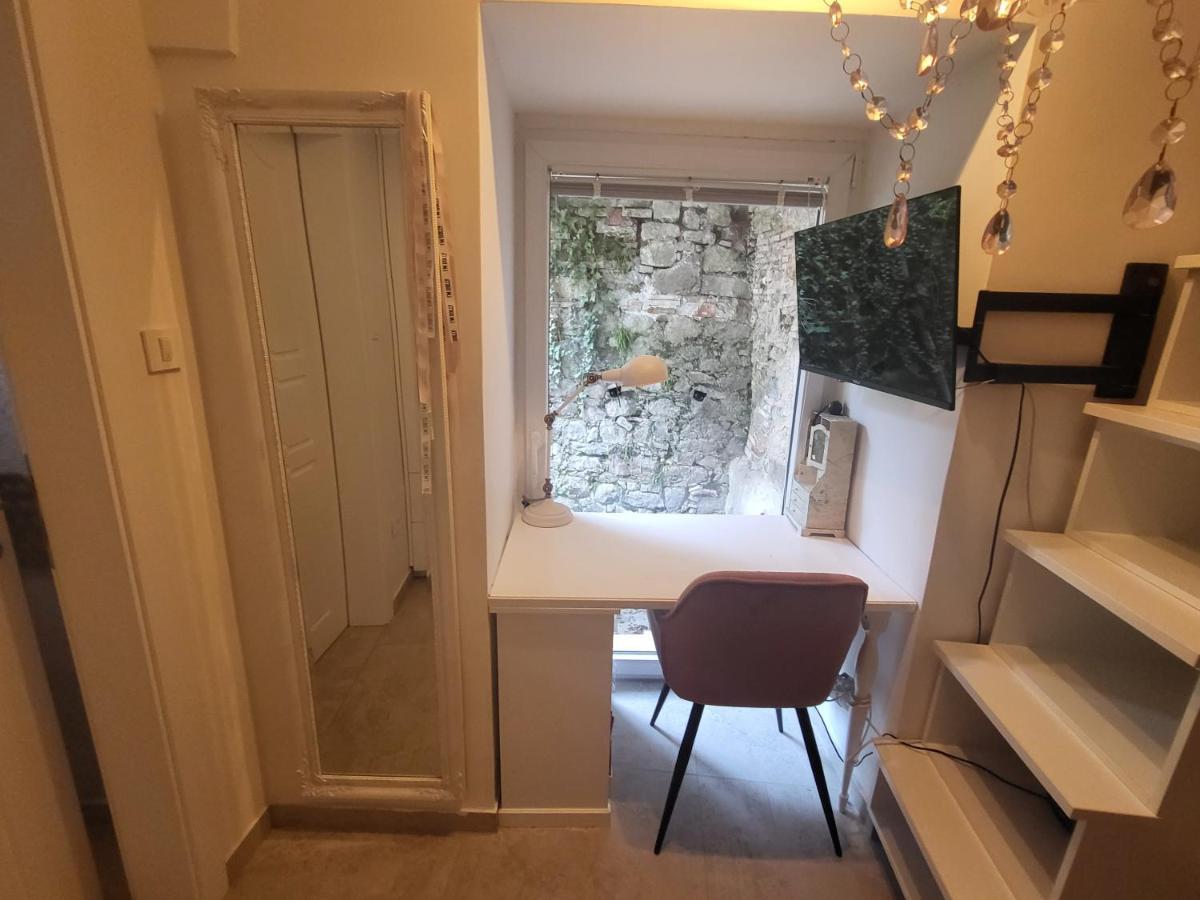 Vintage Apartment In The City Centre Old Town Λιουμπλιάνα Εξωτερικό φωτογραφία
